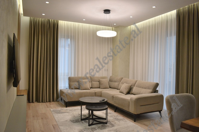 Apartament 2+1 modern me qira ne rrugen Faik Konica ne Tirane